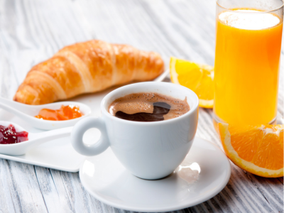 Petit-d&eacute;jeuner des &laquo; fly&eacute;s &raquo; - EN PR&Eacute;SENTIEL
