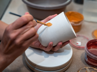 Atelier de peinture sur porcelaine-EN PR&Eacute;SENTIEL