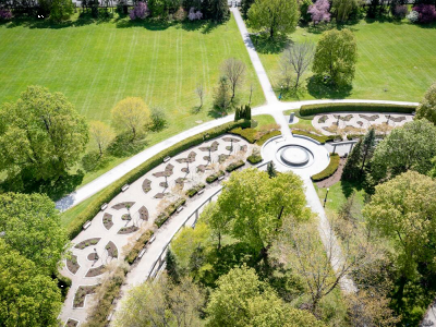 Visite guid&eacute;e&colon; &Agrave; la d&eacute;couverte des jardins de Rideau Hall - EN PR&Eacute;SENTIEL